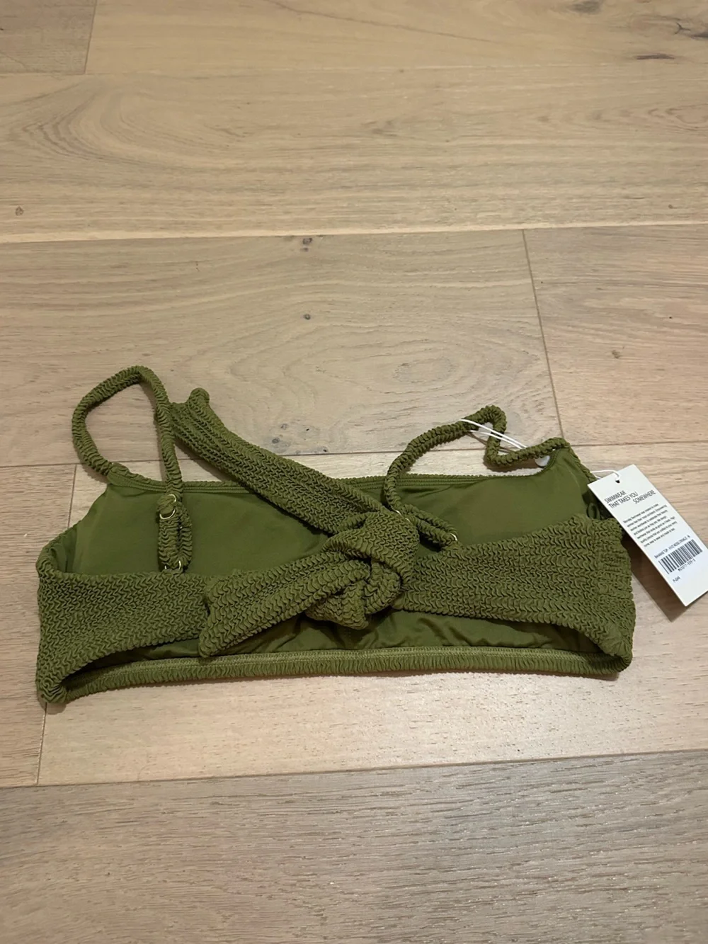 BNWT Monday Swimwear Bahamas Top size M in Moss Crinkle